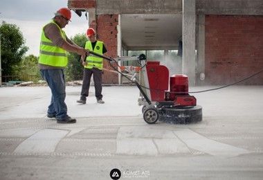 How many construction methods are there for curing and dyeing floors?